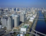 Tokio - Faházak és felhõkarcolók