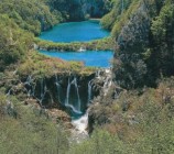 Horvátország kedvelt célpontjai a Plitvicei tavak, a Krka folyó vízesései és a Brioni szigetcsoport
