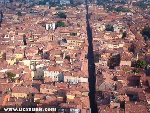 Bologna a téglavörös város
