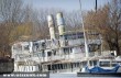 A megsüllyedt Szõke Tisza hajó a Szeged-tápéi téli kikötõben