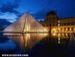 Pyramid at Louvre Museum, Párizs