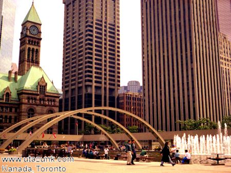 05-Toronto-photo.jpg